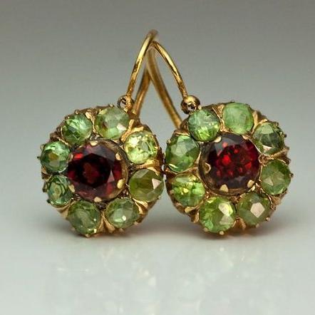 Vintage™ | Green and Red Crystal Drop Earrings