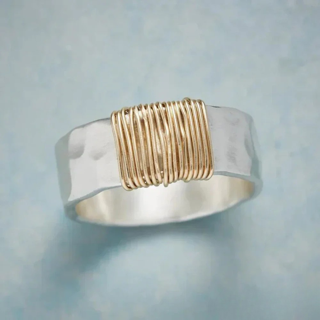 Lunari™ | Gold Wire Ring for Women